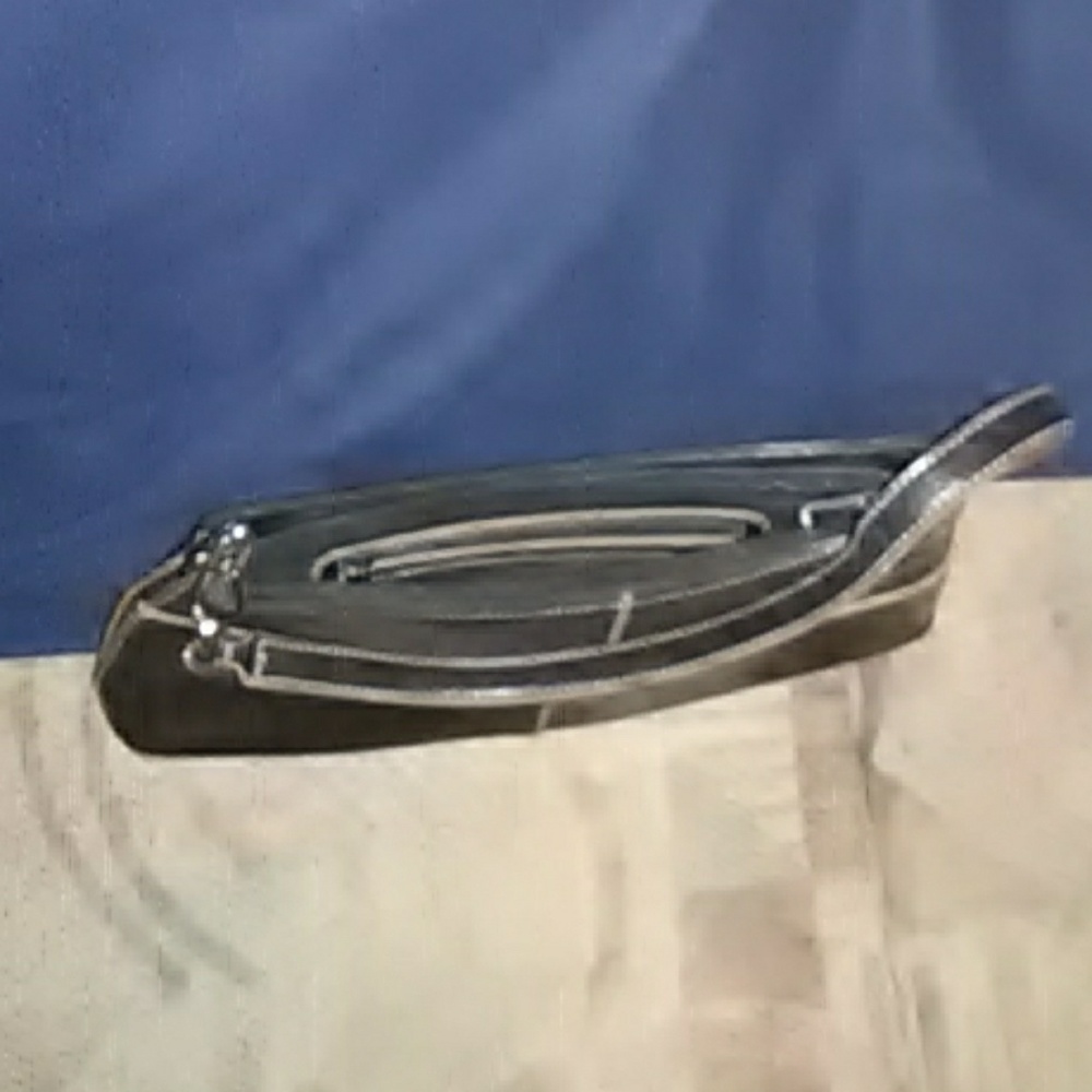 Purses - Picture 4 of 5